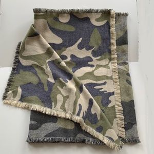 Cozy wrap/scarf camouflage print, NEW w tag, frm The Paper Store. Gift store